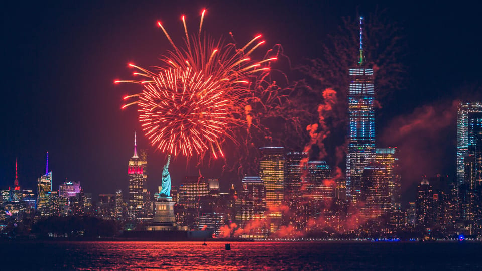 Nyc: New Years Eve Dinner Cruise With Music and Open Bar - Important Information