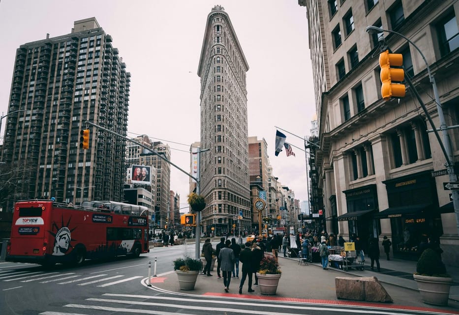 NYC: See 20 Top New York Sights – Fun Local Guide! - Iconic Flatiron Building & City Hall