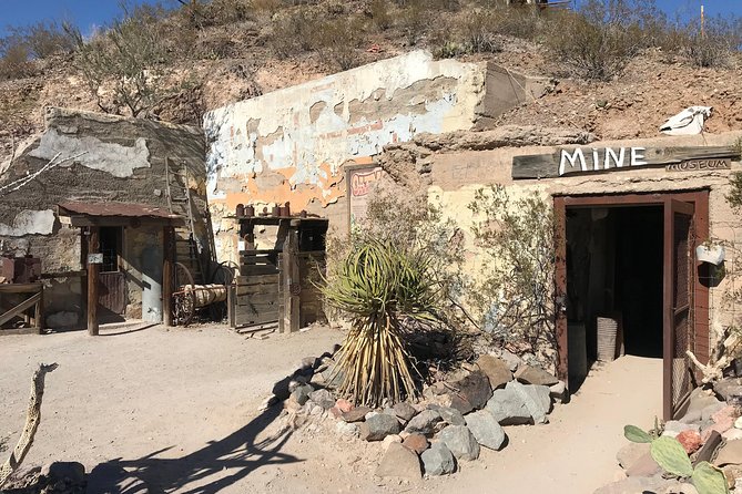 Oatman Mining Camp, Burros, Museums/Scenic RT66 Tour Small Grp - Burros and Local Interactions