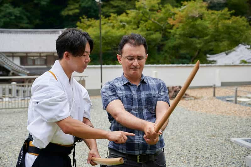 Osaka: Swordsmanship Guided Tour - Trained by a Grandmaster - Tour Highlights