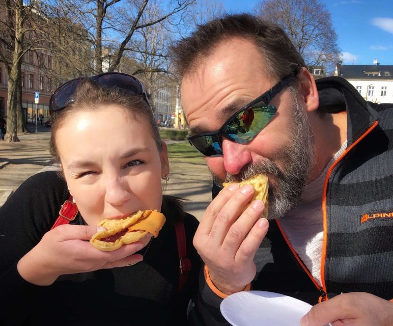 Oslo: Street Food Culture Walking Tour - Tour Guide and Customer Experience