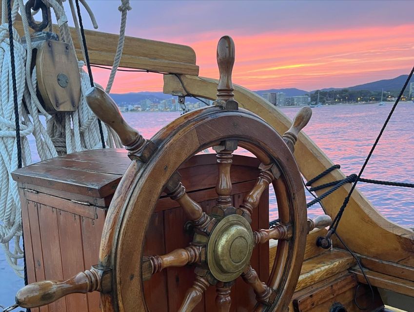 Palamós: Sunset Boat Tour With Glass of Cava - Tour Inclusions and Exclusions