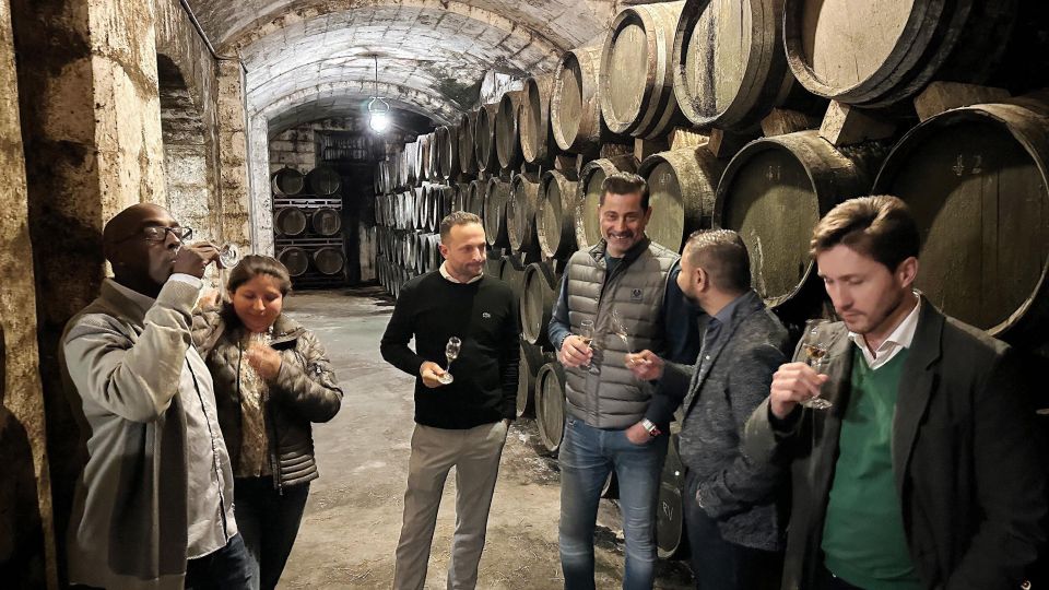 Palma: Distillery Tour With 3 Spirits and Tapas Tasting - Accessibility and Meeting