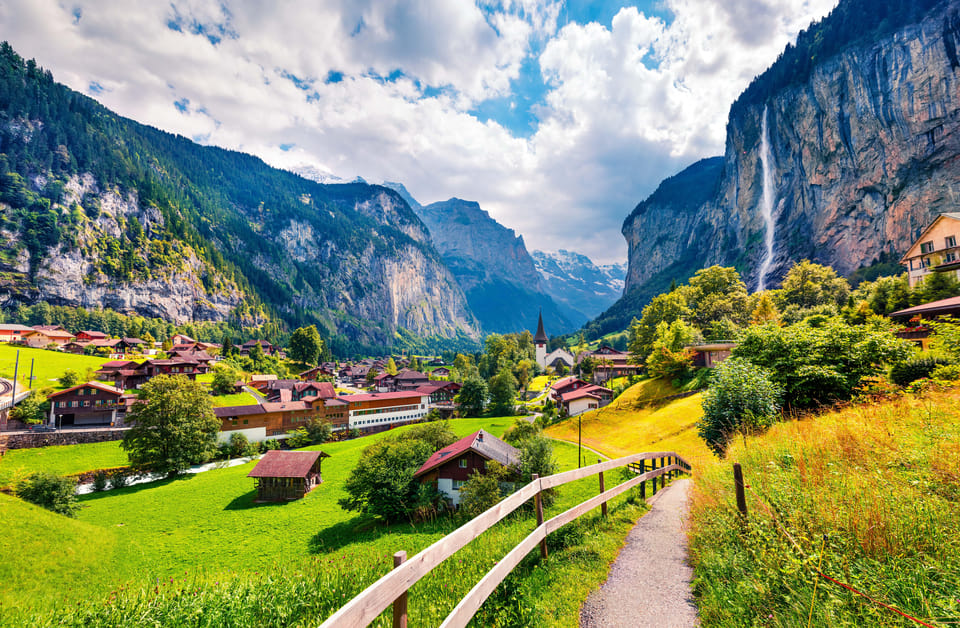 Panoramic Hiking Tour Above Lauterbrunnen Valley From Zurich - Scenic Views Along the Trail