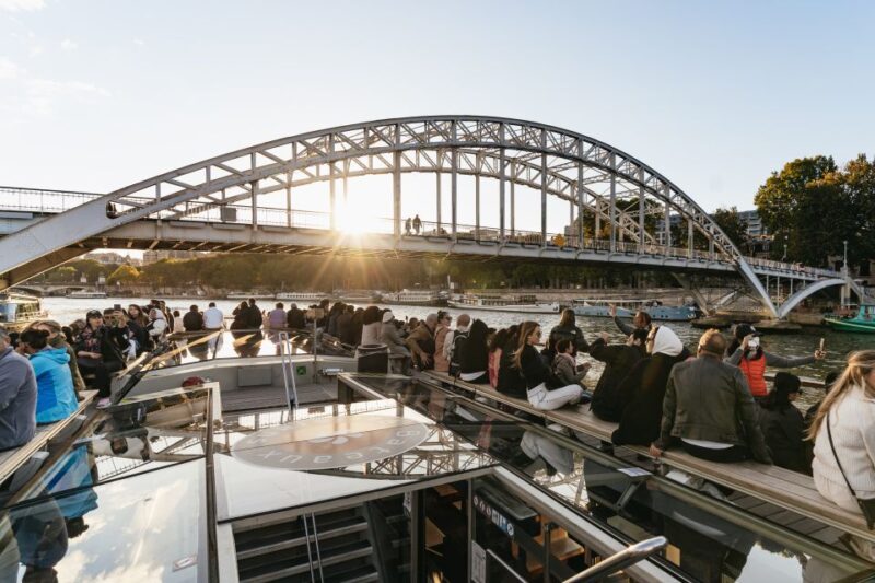 Paris: 1-Hour Sightseeing Cruise With Bistro Dinner - Meeting Point and Important Information