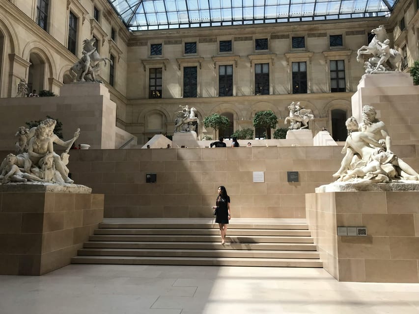 Paris: Exclusive Louvre Treasures Skip-the-line Private Tour - Meeting Information