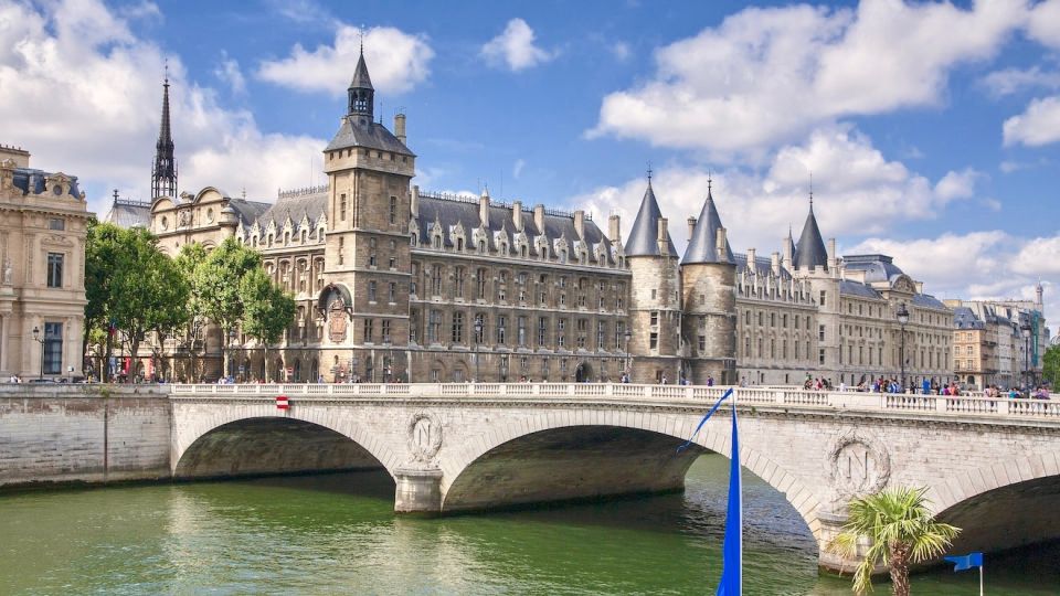 Paris - Historic City Center Walking Tour - Key Historical Sites