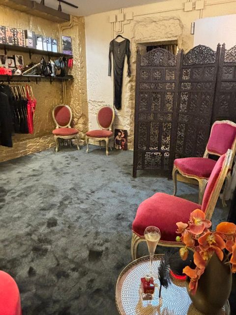 Paris: Lingerie Atelier Girls Party With Champagne - Included Amenities