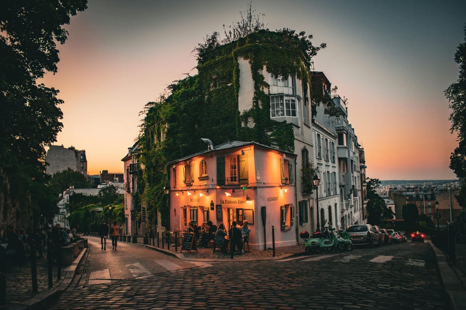 Paris : Private Montmartre Highlights Walking Tour - Inclusions & Exclusions