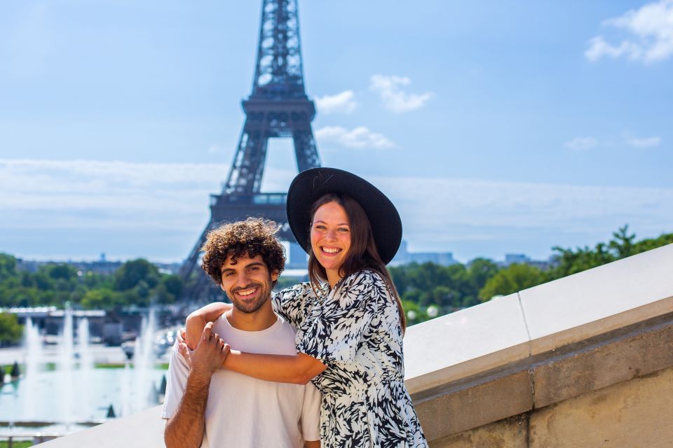 Paris: Private Photoshoot at the Eiffel Tower - Meeting Point Information