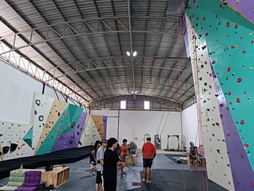 Pattaya: Bean Cow Climbing Gym Day Pass - First-Time Visitor Orientation