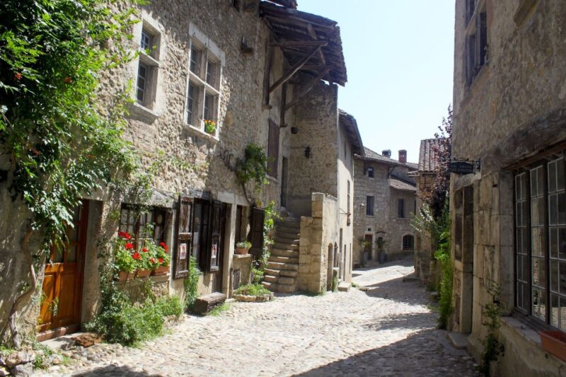 Pérouges: Medieval Village Private Guided Tour - Meeting Point Details
