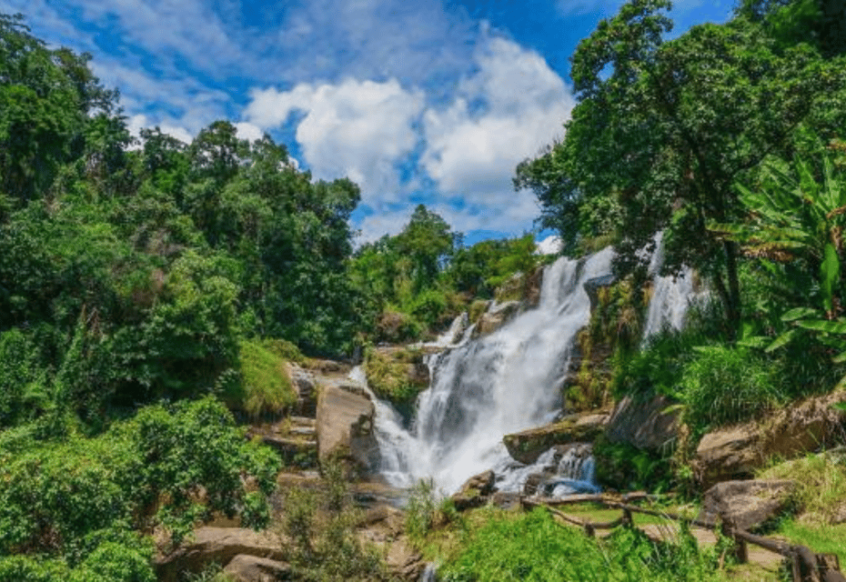 Pha Chor , Mae Klang Waterfall & Dinner (Private) - Khaomao-Khaofang Restaurant