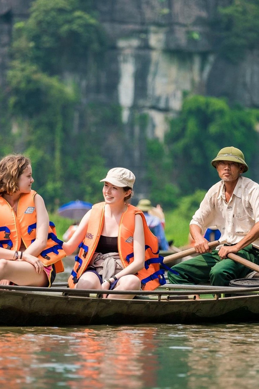 Phat Diem Catheral and Tam Coc Private Day Tour From Hanoi - Exploring Tam Coc