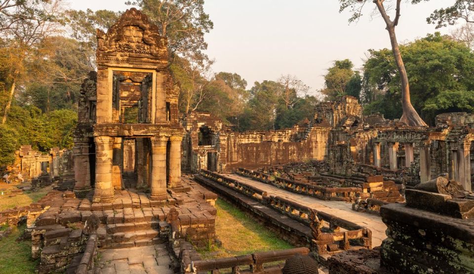 Phnom Bakheng Sunset Tour, Pre Rup, Neak Pean, Preah Khan - Pre Rup Temple Exploration