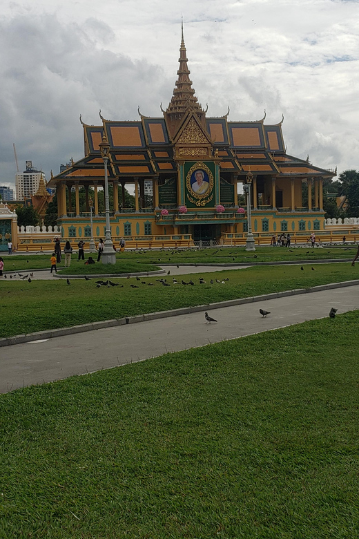 Phnom Penh Full Day Tour - Tuol Sleng Genocide Museum