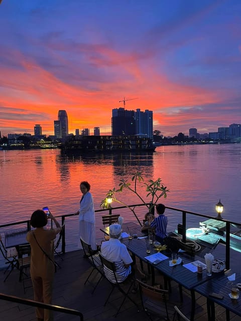 Phnom Penh: Mekong River Sunset Cruise Enjoy and Relaxing - Onboard Amenities