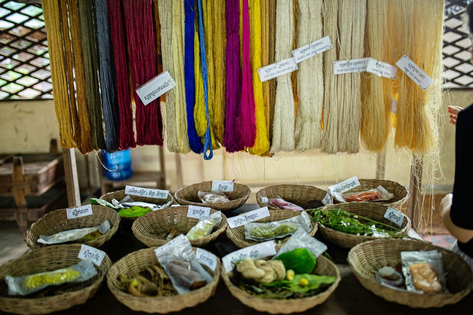 Phnom Penh: Silk Islands Bike Half Day by Private Tour - Discovering Silk Weaving Traditions