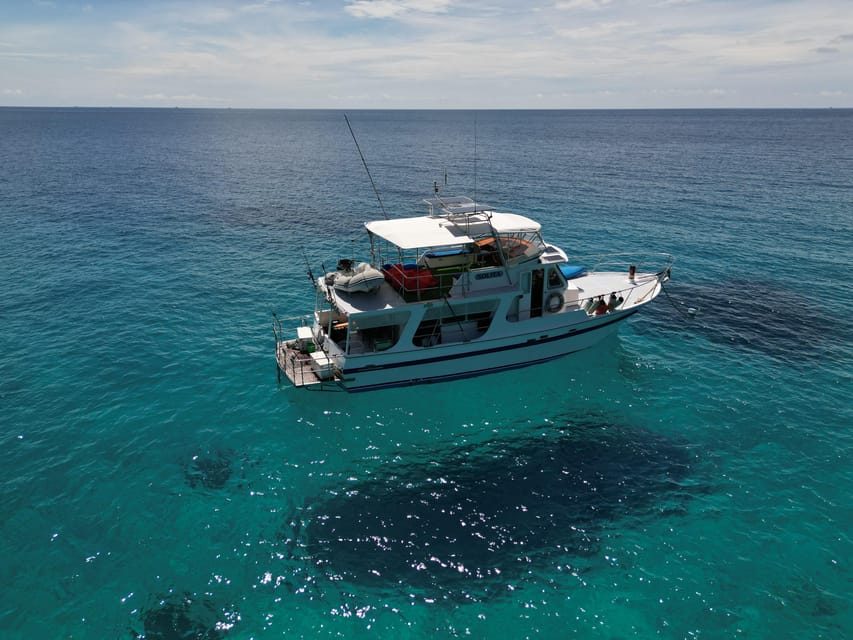 Phuket: 2-Days/1-Night Ultimate Private Fishing Adventure! - Onboard Dining