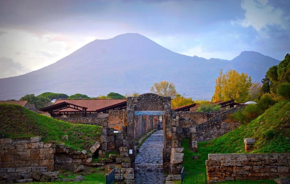 Pompeii: Private Tour With Wine Tasting on Vesuvius - Important Information