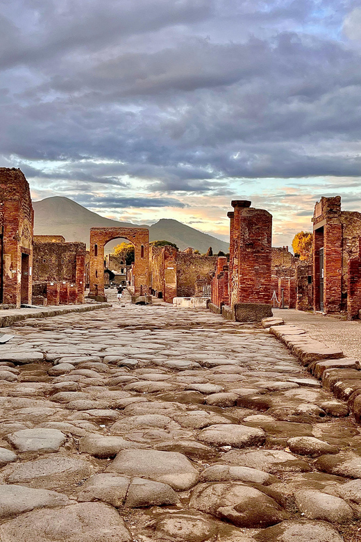 Pompeii Sunset Tour - Meeting Point Details