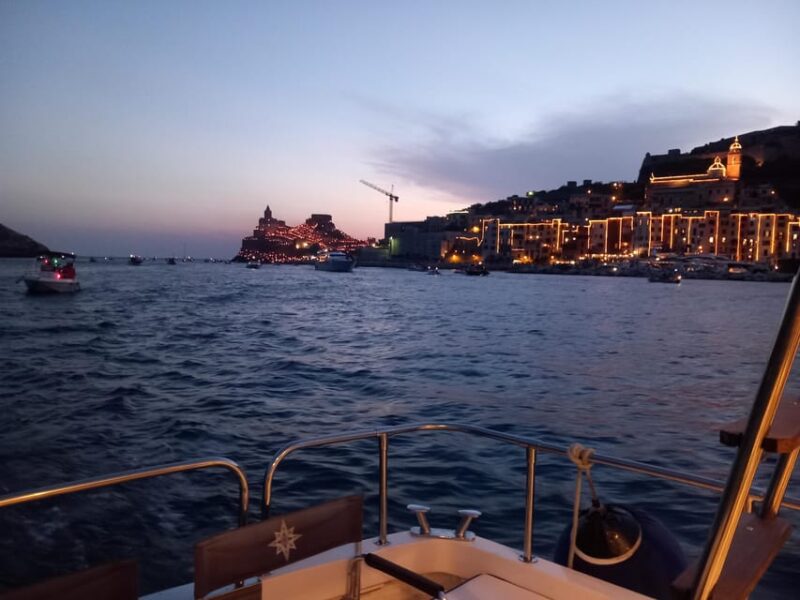 Portovenere: Islands Sunset Boat Trip With Dinner on Board - Onboard Dining Options