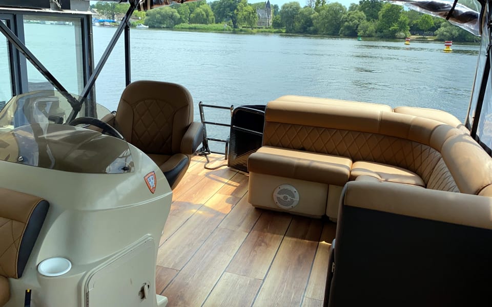 Potsdam: Rent a License-Free Boat for up to 8 PAX - Meeting Point and Accessibility