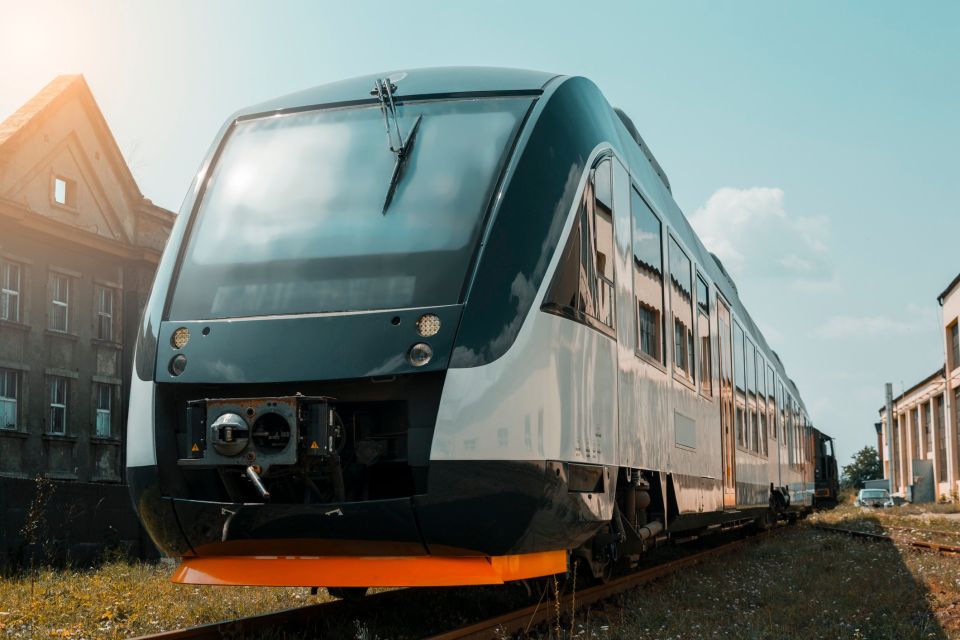 Prague: Express Train Transfer Ticket to and From Krakow - Onboard Connectivity Features