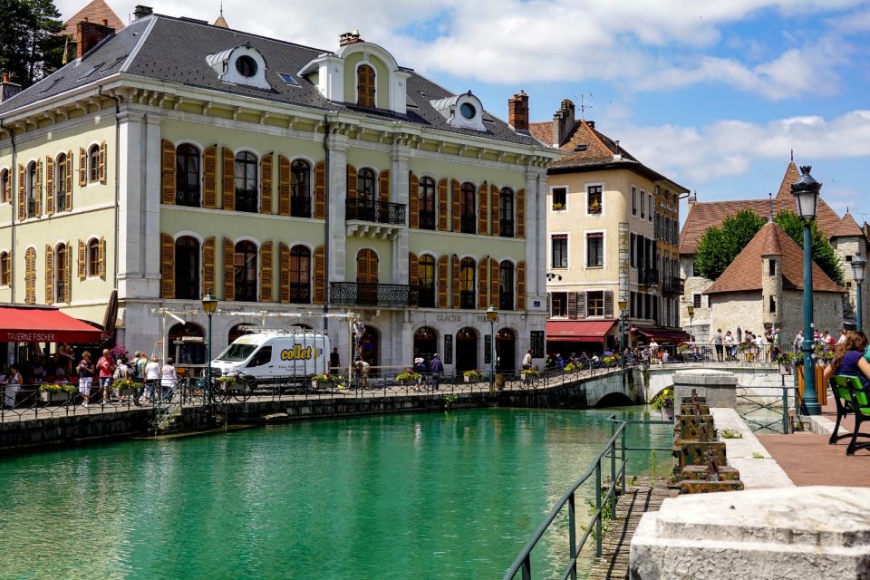 Private 2-Hour Walking Tour of Annecy With Official Guide - Whats Included in the Tour