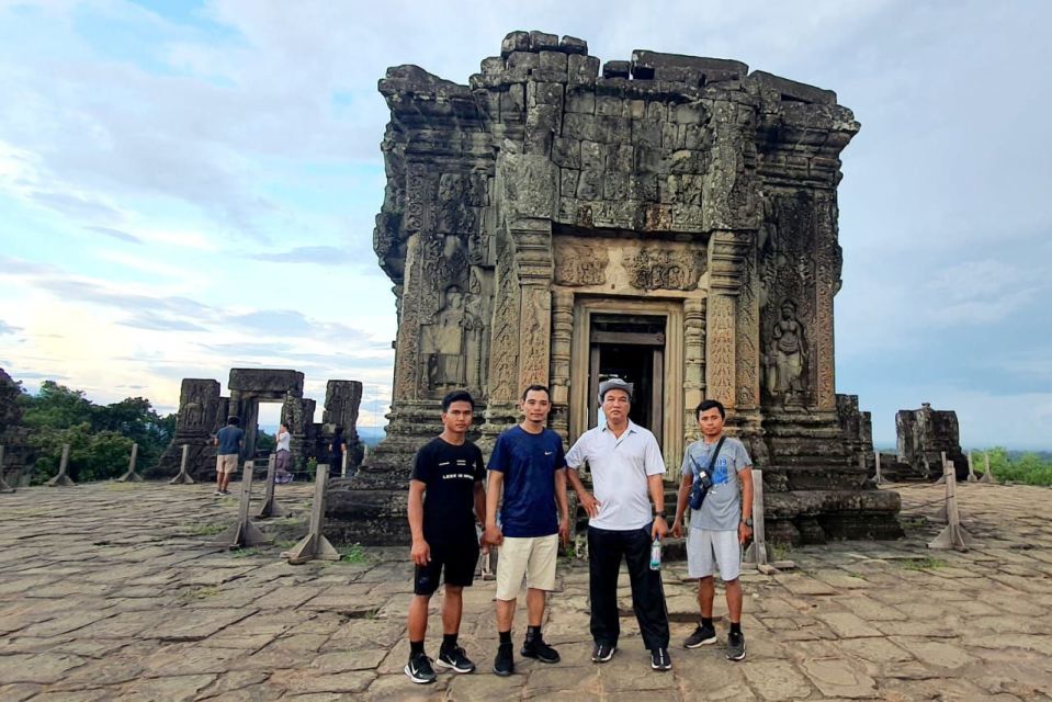 Private Angkor Wat Sunset Guide Tour - Sunset Viewing at Phnom Bakheng