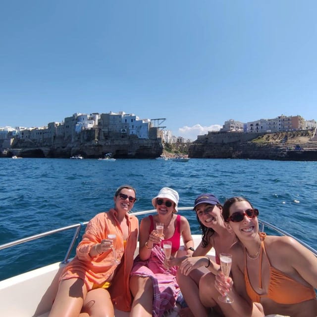 PRIVATE BOAT TOUR BETWEEN MONOPOLI AND POLIGNANO A MARE - Language Options