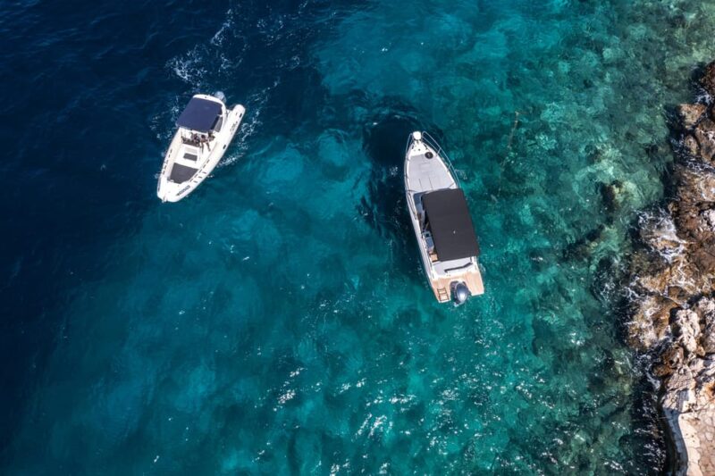 Private Boat Tour to South Side of Island Hvar and Pakleni.. - Included Amenities