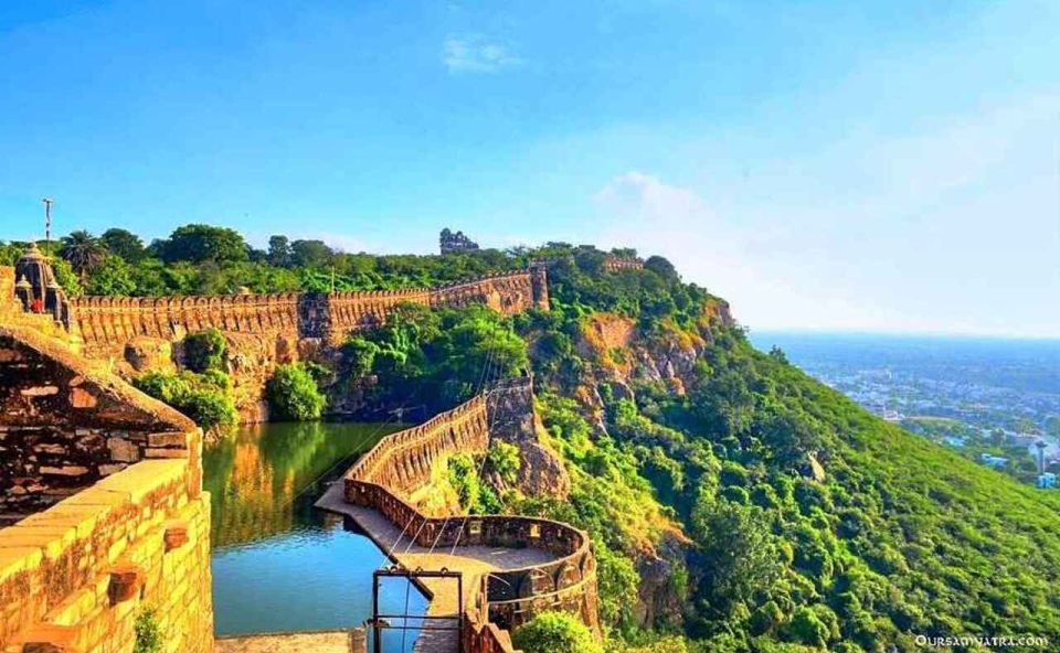 Private Day Tour Unesco Chittorgarh Fort From Udaipur City - Traditional Rajasthani Cuisine