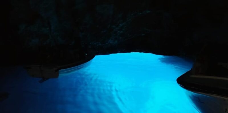 PRIVATE DAY WITH OUR LUX SPEEDBOAT, 5 STAR ***** ENJOYMENT - Meeting Point and Accessibility