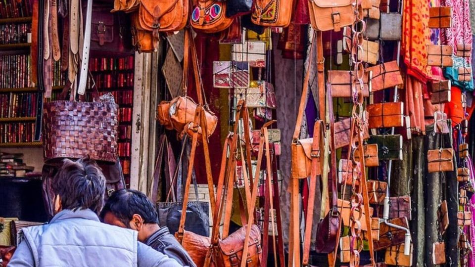 Private Guided Shopping Tour Of Old Delhi & New Delhi - Sarojini Nagar Market