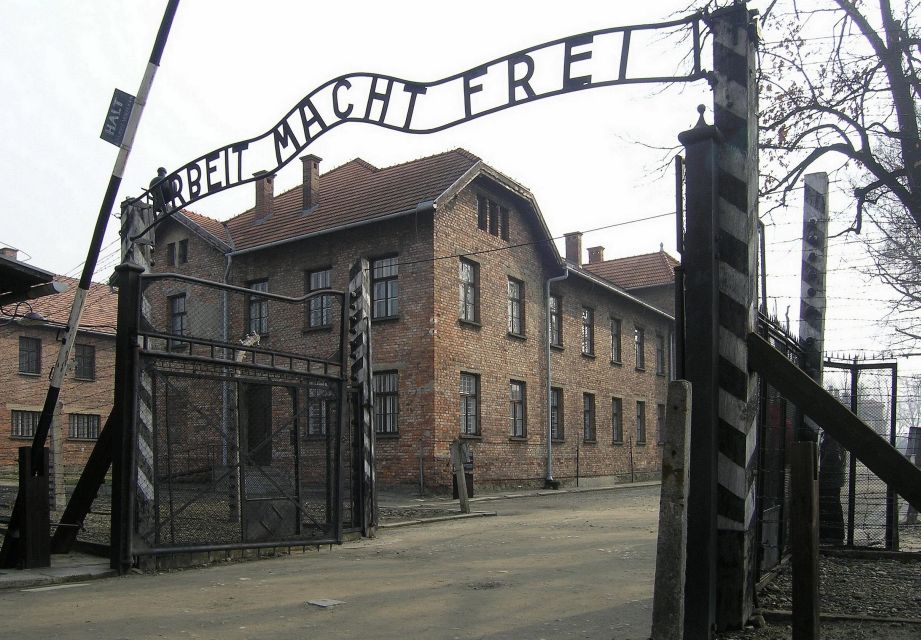 Private Guided Tour From Prague to Auschwitz Birkenau - Customer Experiences and Reviews