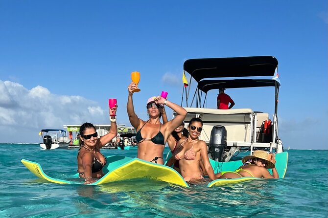 Private Pontoon Tour in San Andrés - Life Jackets Available