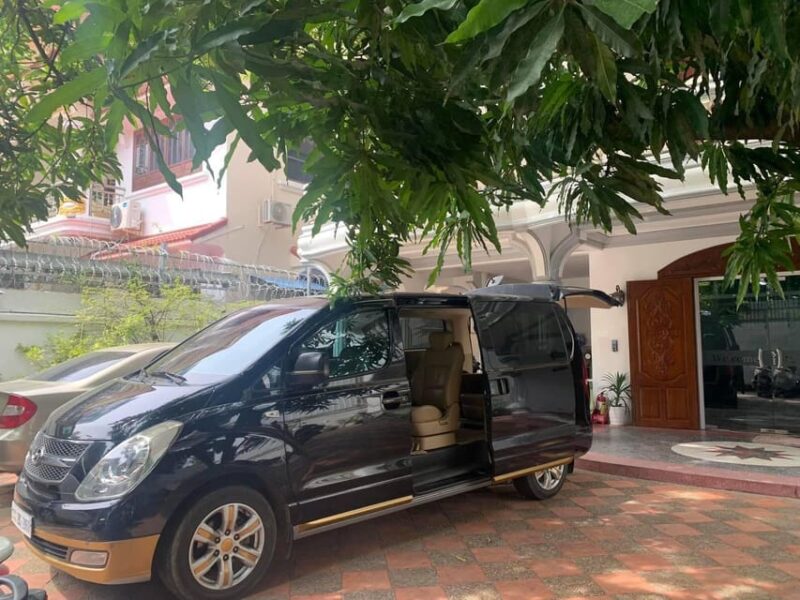 Private Taxi: Transfer From Phnom Penh to Ho Chi Minh - Vehicle Options