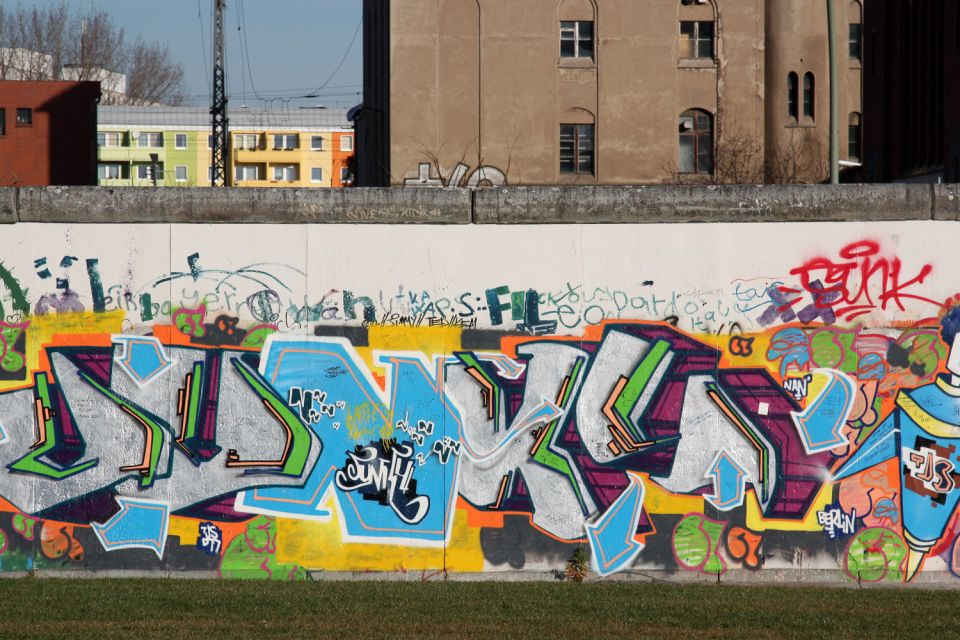 Private Tour Alternative Berlin - Murals, Graffiti, Squats - Guided Tour Highlights