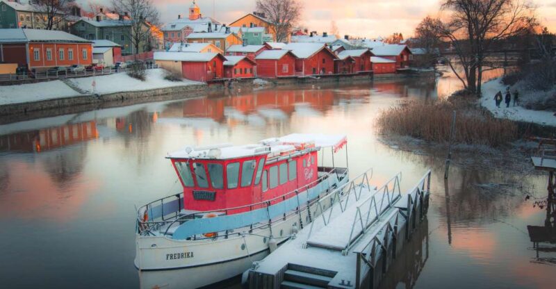 Private Tour From Helsinki: All Highlights & Medieval Porvoo - Highlights of Medieval Porvoo