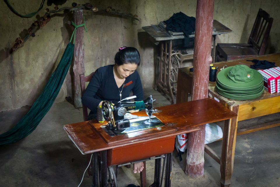 Private Tour to Cao Dai Temple and Cu Chi Tunnels - Exploring the Cu Chi Tunnels