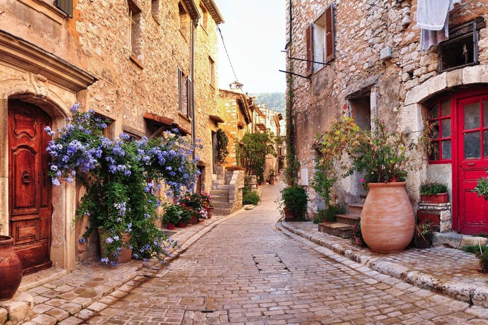 Provencal Market, Shopping, and Picnic Basket at the Lake - Discovering Antibes Old Town