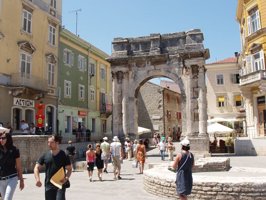 Pula: Old Town Walking Tour for Foodies With Dinner and Wine - What to Bring