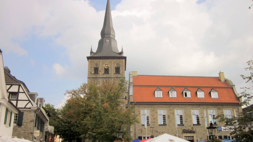 Ratingen: Self-guided Old Town Walk to Explore the City - Tour Content and Engagement