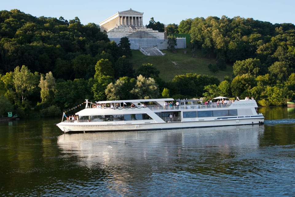 Regensburg: Sightseeing Cruise to Walhalla - Meeting Point and Orientation