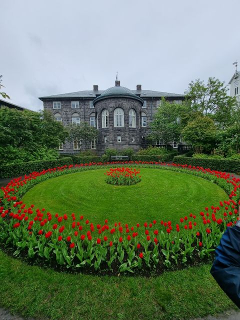 Reykjavik: City Walking Tour in Small Group With Local Guide - Customer Reviews