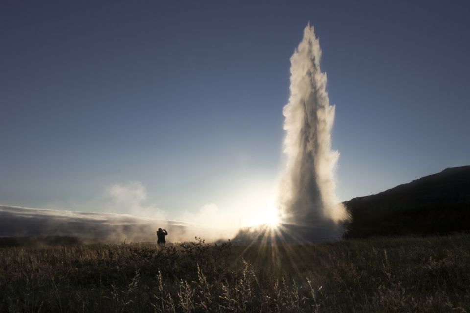 Reykjavik: Golden Circle, Tomato Farm and Kerið Crater Tour - Geysir Geothermal Area