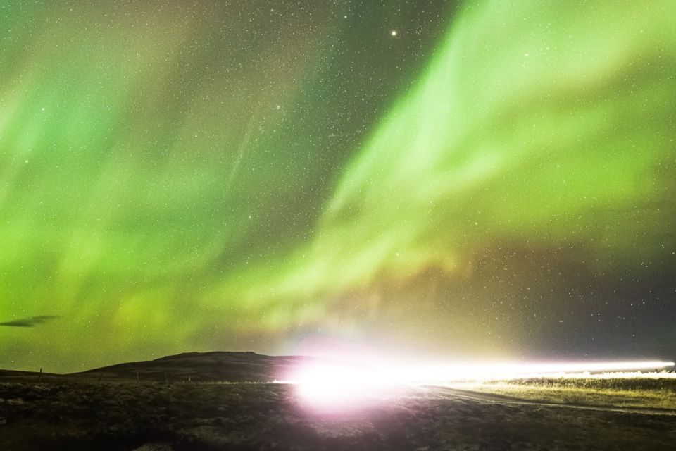 Reykjavik: Northern Lights Group Tour With Photos - Photography Tips