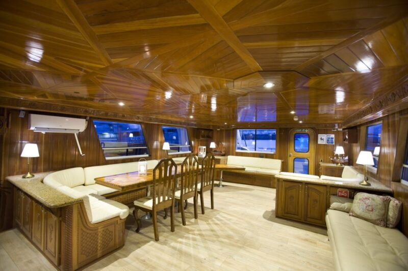 Reykjavik: Northern Lights Yacht Tour - Meeting and Check-In Details
