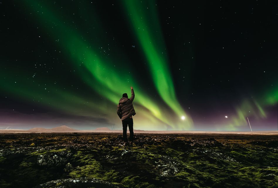 Reykjavik: Premium Northern Lights Tour With Free Photos - Highlights of the Tour